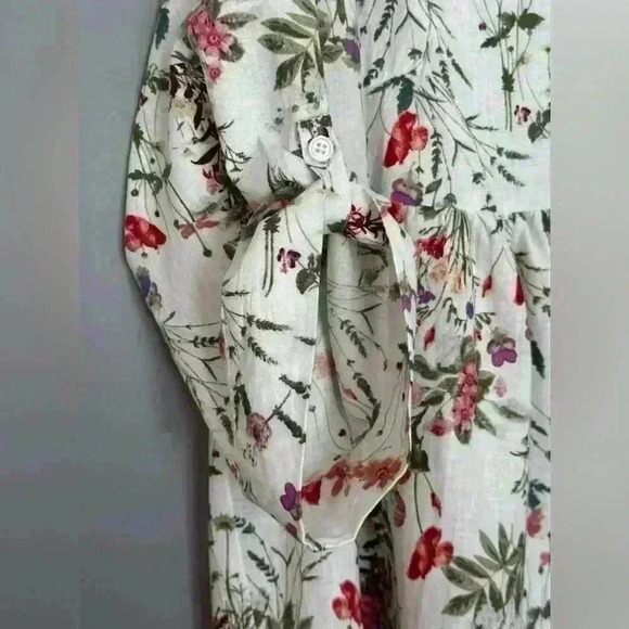 Jones New York Floral Hi-low Hem Blouse (50) - Picture 6 of 8